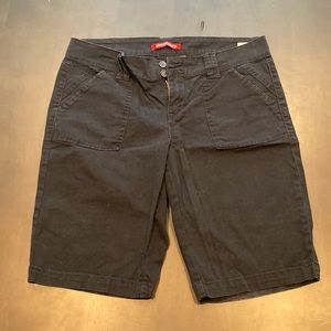 Unionbay size 13 black Bermuda short.